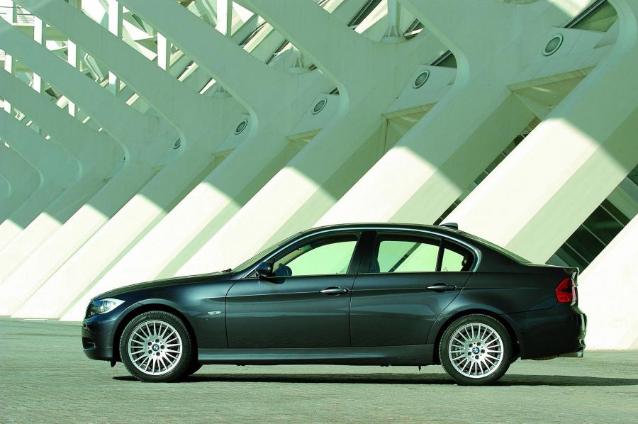  BMW 3-Series 2006 года  (фото 53 из 108)